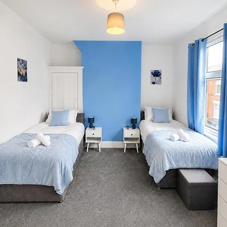 Cosy 3br House With Ps4 & Free Parking Nyaraló *