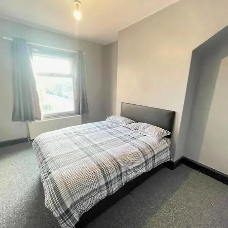 Tatil Evi 6 Bedroom House - Next To Parklife Festival Manchester