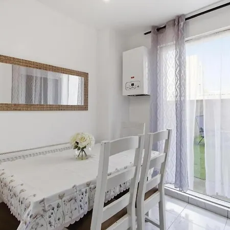 Modern 4 Bedroom House Free Parking 7 Sleeps Casa de Férias
