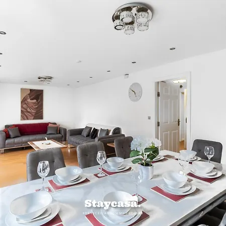 Stylish 6br W Parking & Gym Manchester
