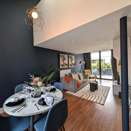 Modern 2 Bedroom Near Mediacity Uk Nyaraló Manchester
