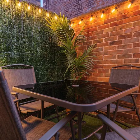 Feriehus Spacious 6br House Sleeps 11 Free Parking *