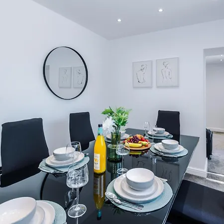 Modern Chorlton | Parking | & Airport * Manchester