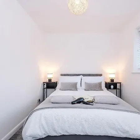 Stylish Mcr 2br Parking Near Etihad & Co-op *