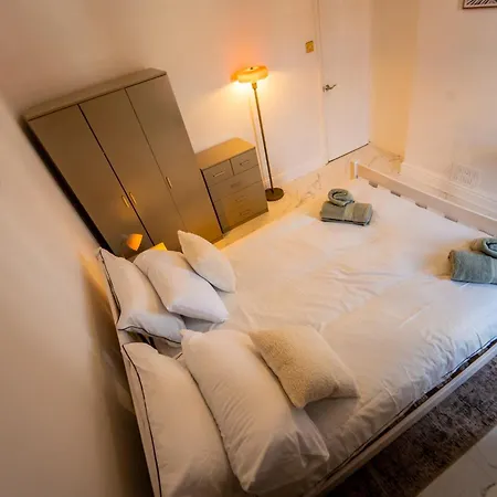 Tatil Evi Stylish 2 Bedroom With Free Parking Manchester