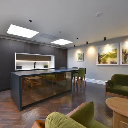 Exquisite 2bed Coach House, 10min To Cc, Terrace