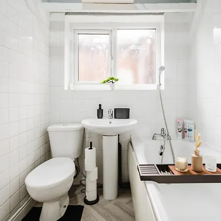 Modern 3br For 8 - Easy Access - Free Parking Nyaraló Manchester