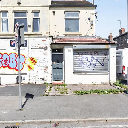 Spacious Maisonette, Hosted By Eason With Free Parking * Manchester