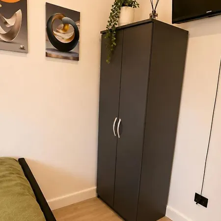 Tatil Evi 4 Bedroom House Sleeps 7 -free Parking -co-op Live