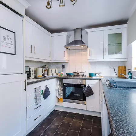 Sleeps 5 Near Centre Free Parking Manchester