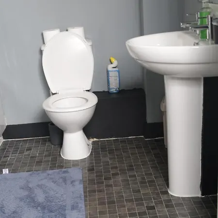 Stylish 3-bed House Near Mcr Victoria & Centre Konukevi Manchester