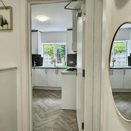 4br With Ensuite With Free Parking Manchester