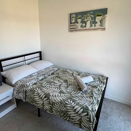 Nyaraló Warm 3 Bedrooms House Close To Manchester