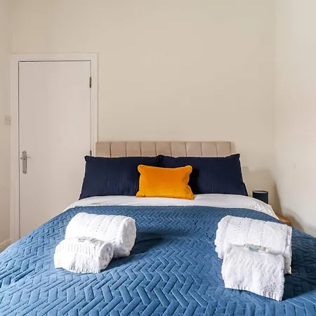 4br With Games Salford Sleeps 7 Nyaraló Manchester