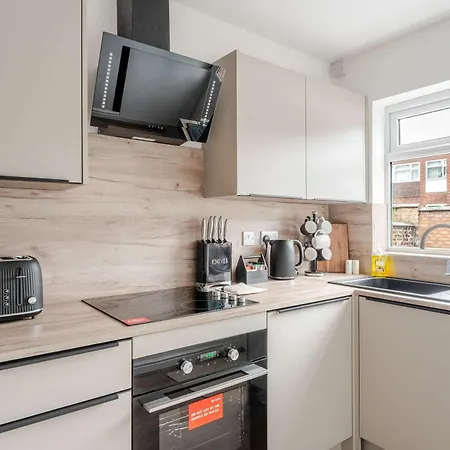 3br Parking Wifi Sleeps 8