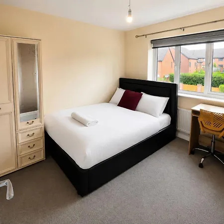 4 Britannia Street *
