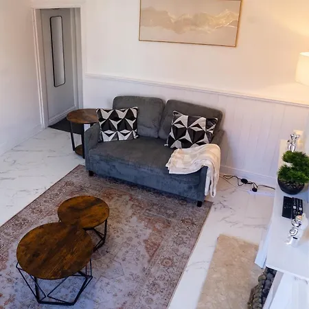 Stylish 2 Bedroom With Free Parking Tatil Evi Manchester