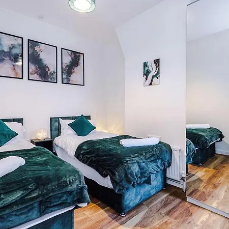 Old Trafford Sleeps 6 Wifi Free Parking Manchester