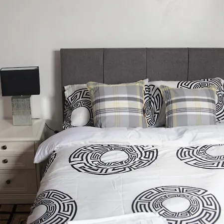 Konukevi Stylish 3-bed House Near Mcr Victoria & Centre