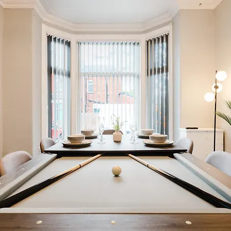 Modern 3br For 8 - Easy Access - Free Parking Manchester
