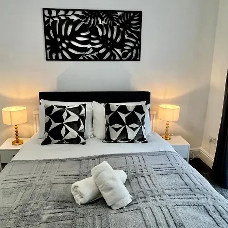 4br With Ensuite With Free Parking Tatil Evi *