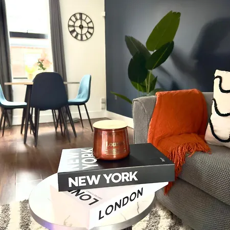 Modern 2 Bedroom Near Mediacity Uk Nyaraló Manchester