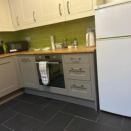Maison d'hôtes 5 Bedrooms In The Heart Of Salford