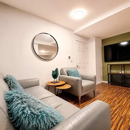 6-bed House - Sleeps 12 - Free Parking Tatil Evi