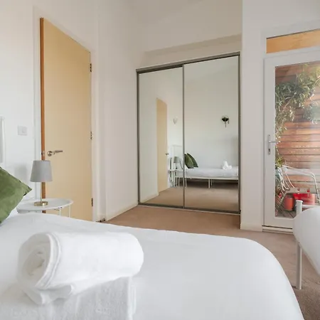 Grand 4br Escape - Etihad - Coop - Free Parking Дом отдыха *