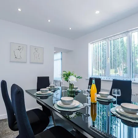 Modern Chorlton | Parking | & Airport * Manchester