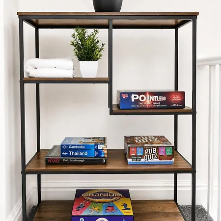 Cosy 3br House With Ps4 & Free Parking Nyaraló *