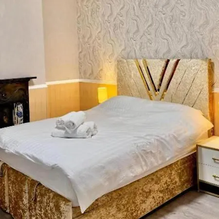 North 3-bed House Sleeps 6 With Wifi Tatil Evi Manchester