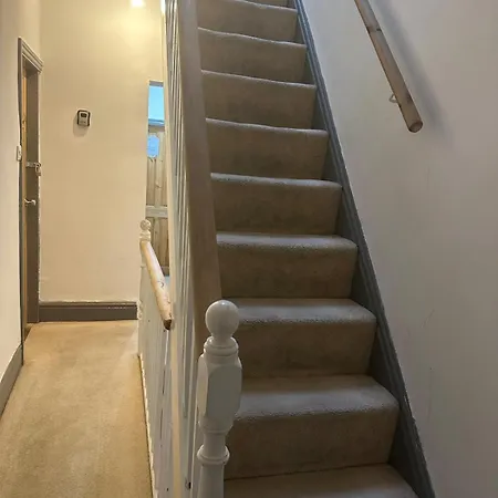 5 Bedrooms In The Heart Of Salford بيت ضيافة مانشستر