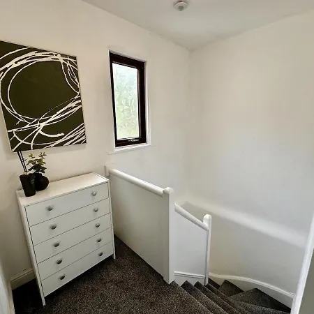 4br With Ensuite With Free Parking