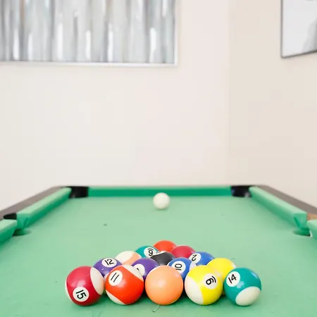 2br Clayton Nr Etihad L Parking, Garden, Pool Table * Manchester