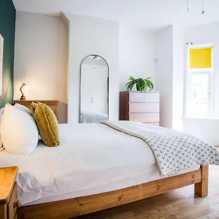 Stylish 3-bed House - Salford Quays & Mediacity Tatil Evi