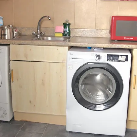 Дом отдыха 3 Bedroom House Sleeps 9 - Garden - Pets Welcome *
