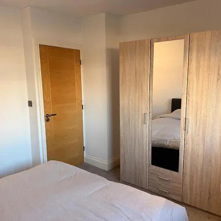 4 Bedroom Modern House In Prime Location Nyaraló *