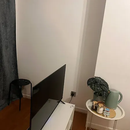 Cozy Guest In - Ideal For Short Maison d'hôtes Manchester