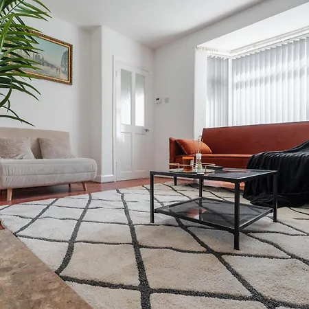 Immaculate 3bd - Coop - Etihad - Pool Table Hébergement de vacances Manchester