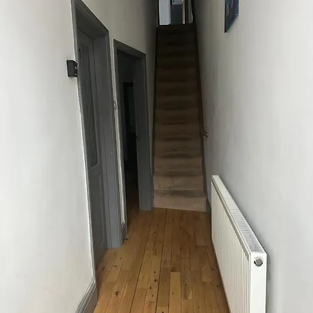 Maison d'hôtes 5 Bedrooms In The Heart Of Salford