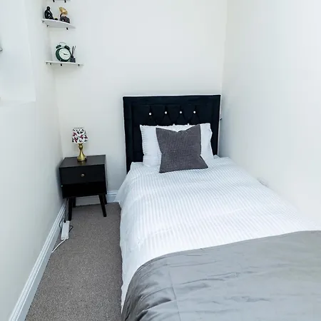 Long Ready In Tatil Evi Manchester