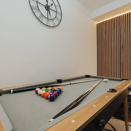 Immaculate 3bd - Coop - Etihad - Pool Table *