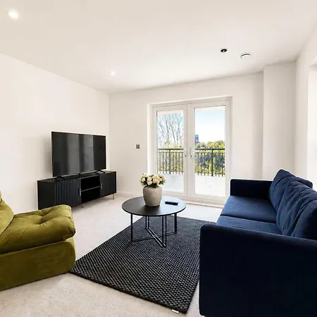 3 Bedroom - Sleeps 6 - Balcony - Riverside Manchester