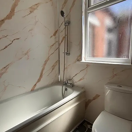 Дом отдыха 4br - Parking- Sleeps 7 - 2 Baths - Long