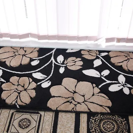 Stylish 3-bed House Near Mcr Victoria & Centre Манчестер