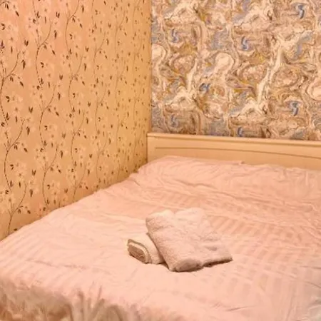 North 3-bed House Sleeps 6 With Wifi *