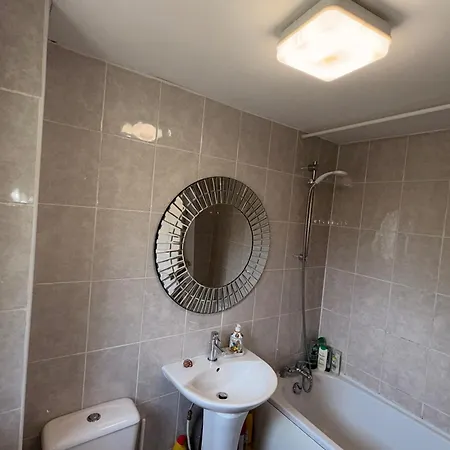 Tatil Evi Sleeps 4 With Free Parking And Garden