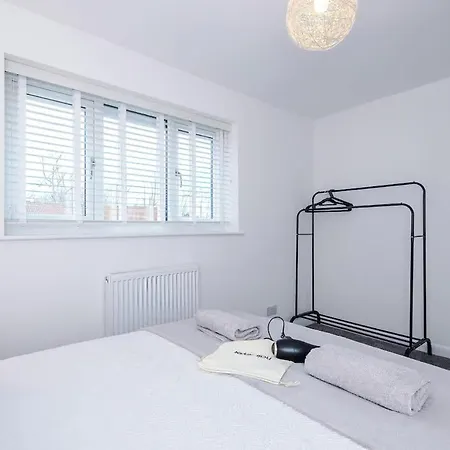 Nyaraló Stylish Mcr 2br Parking Near Etihad & Co-op *