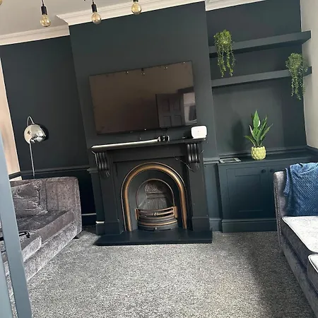 Cosy Spacious 4 Bedroom Close To Centre Tatil Evi Manchester